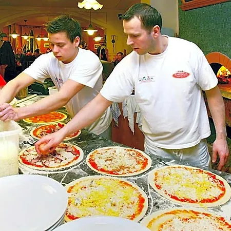 Pizzeria Belmonte Шпиндлерув-Млин